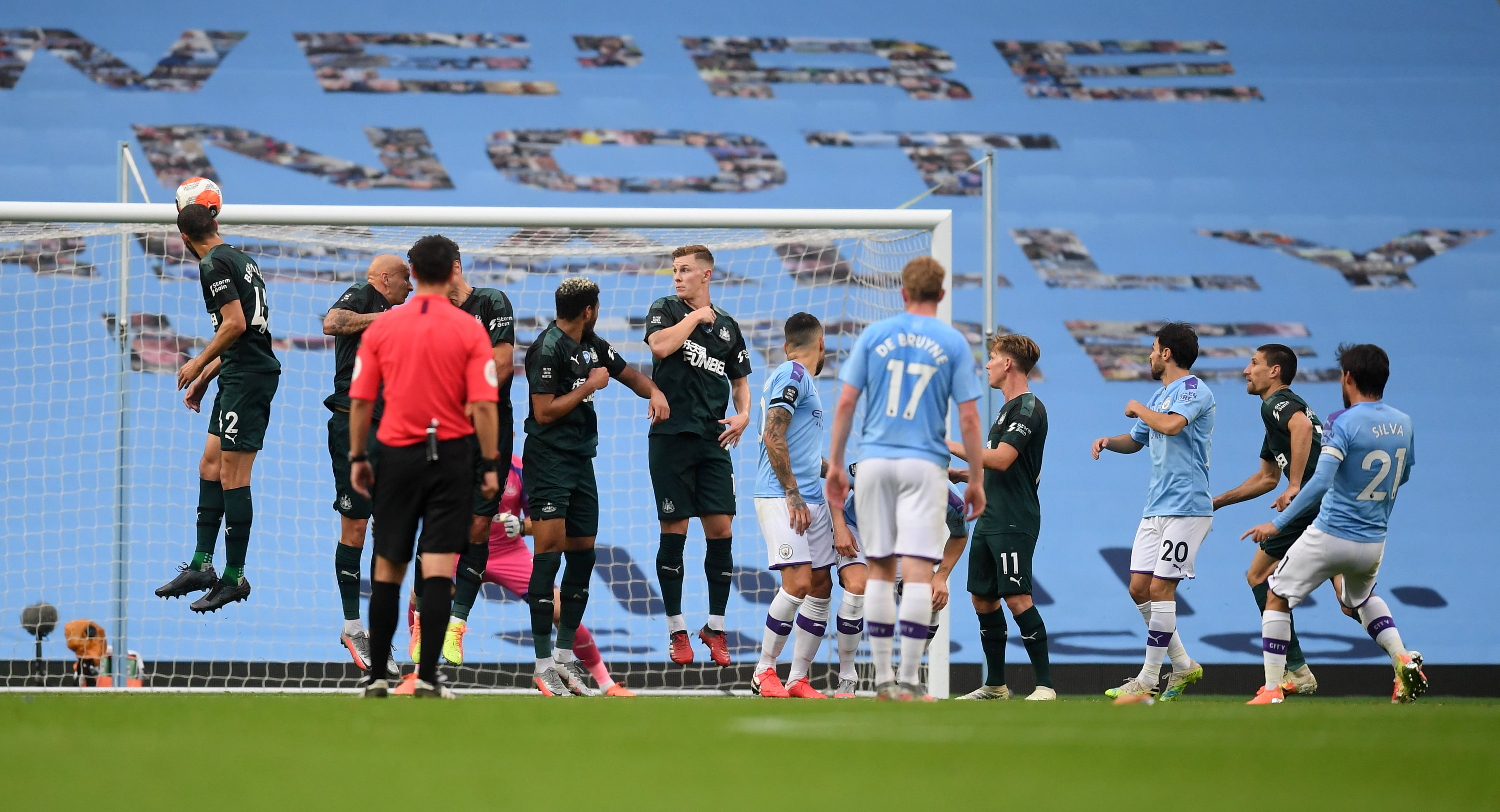 足球不仅是 足球不仅是